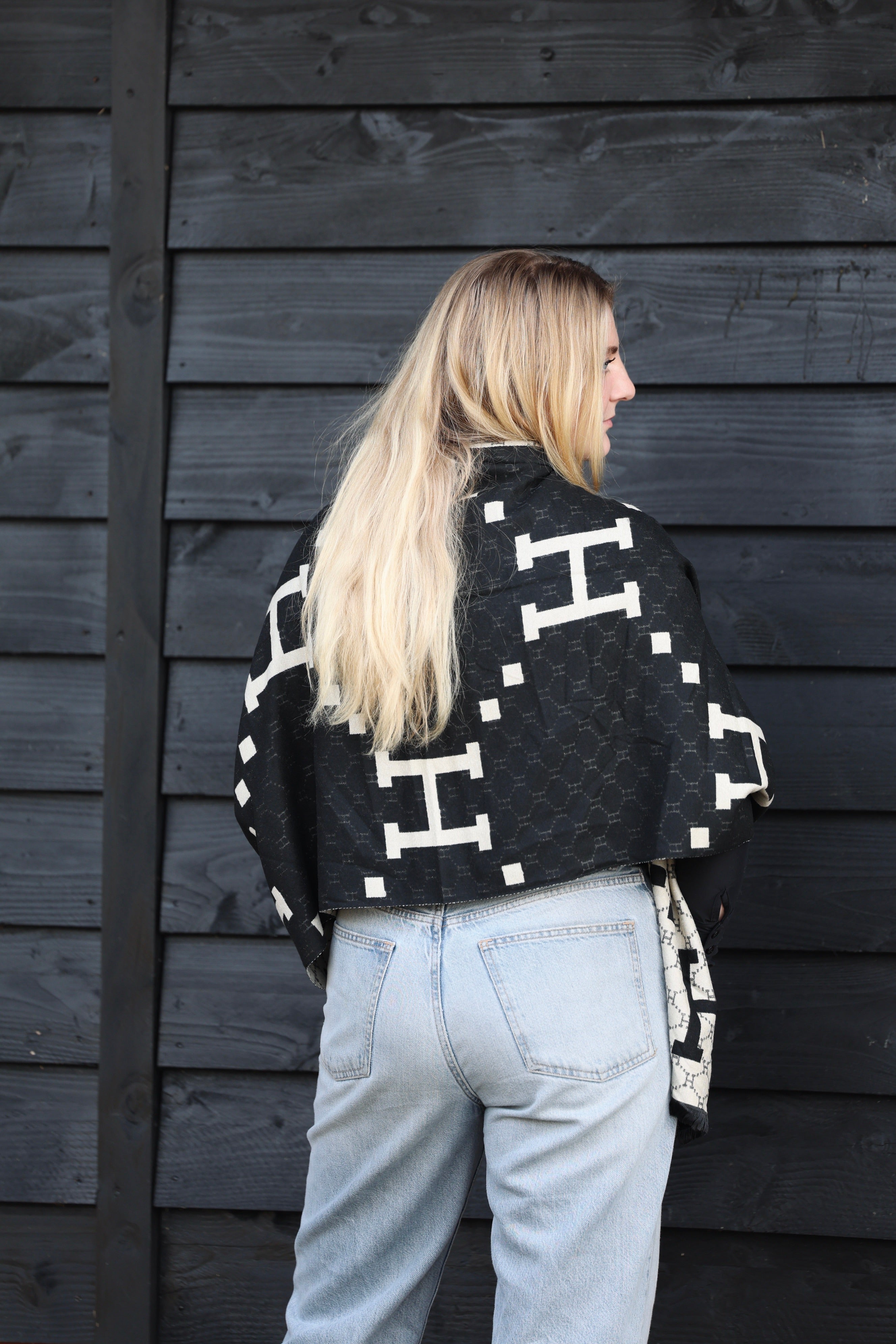 Horses and Lifestyl H Scarf Black