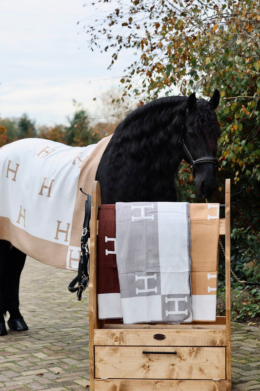 Horses and Lifestyle luxe H Plaid Camel