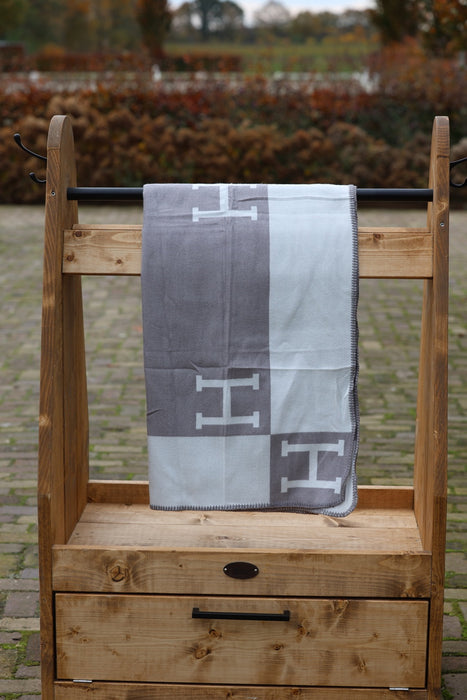 Horses and Lifestyle luxe H Plaid Grey