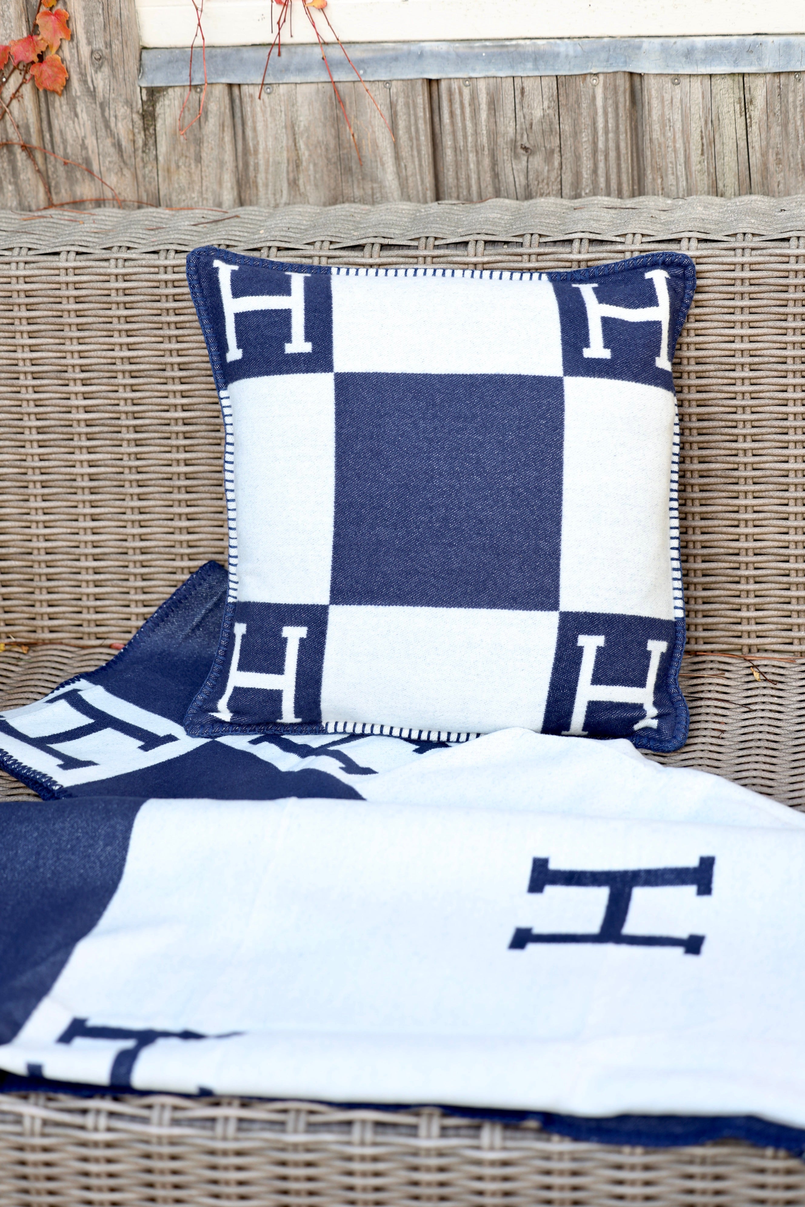 Horses and Lifestyle Pillow H Navy
