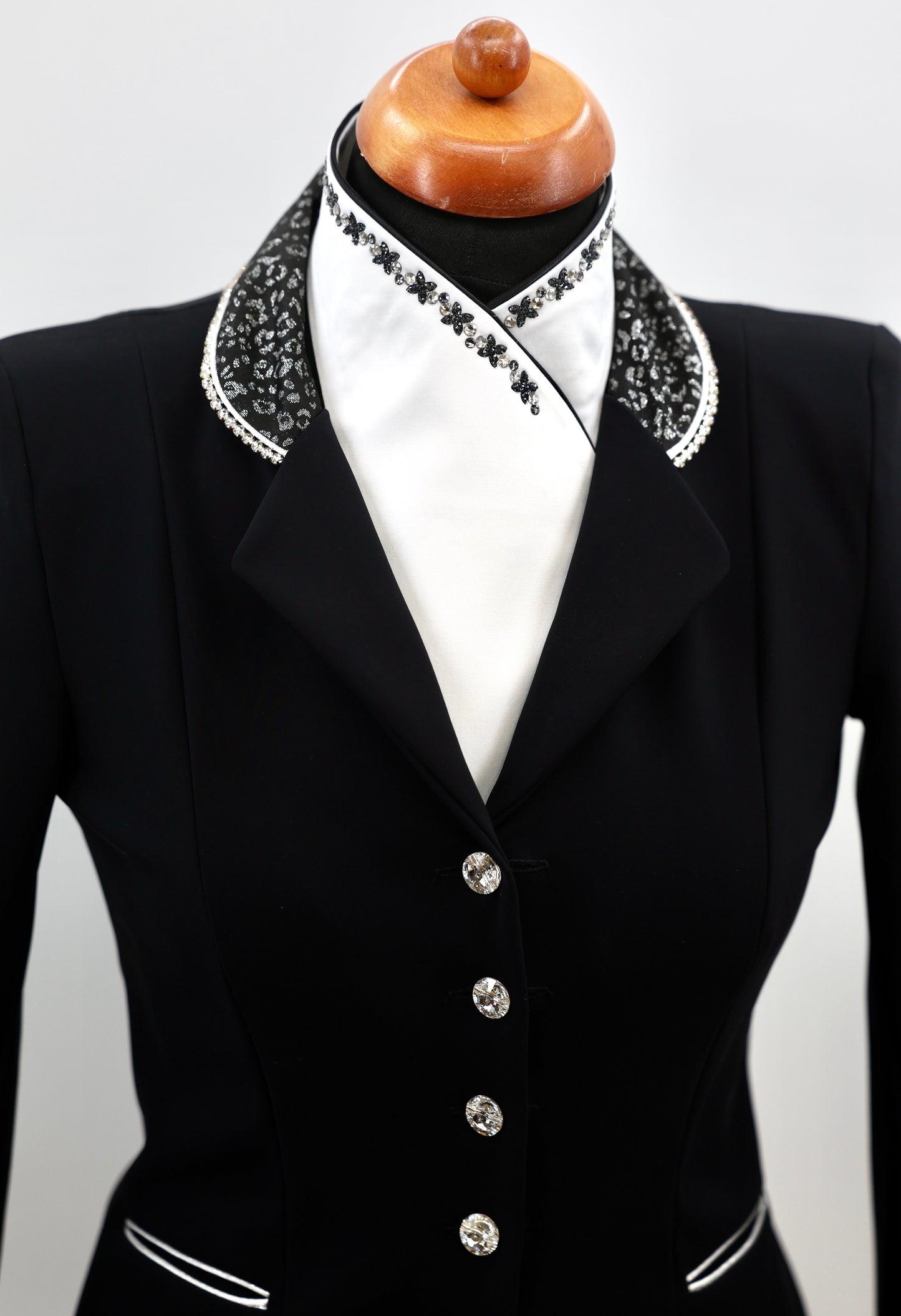 Swarovski Plastron Lamantia Crystal Flower Rocks Black