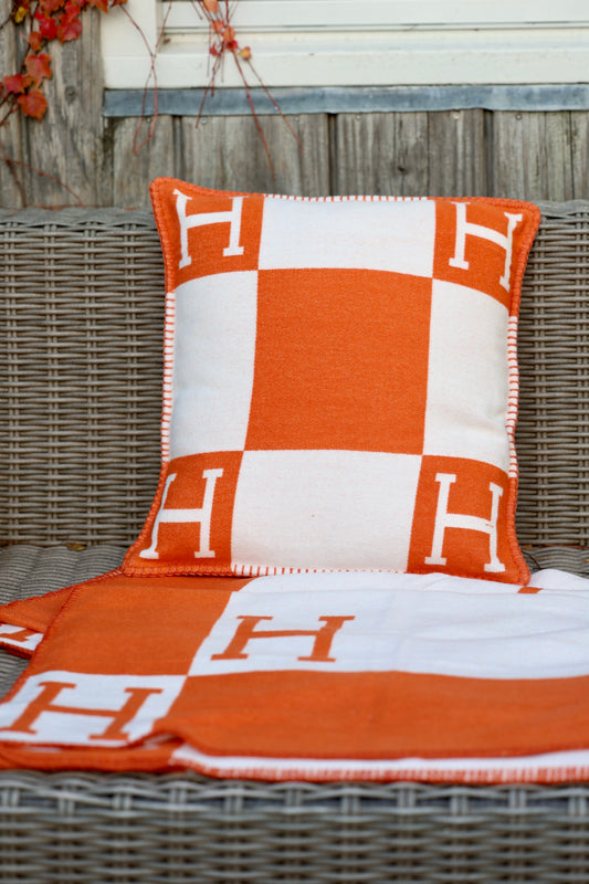 Horses and Lifestyle Pillow H Orange