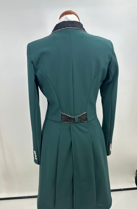 DEMO Lamantia Couture Frack hunter green LE Maat 40