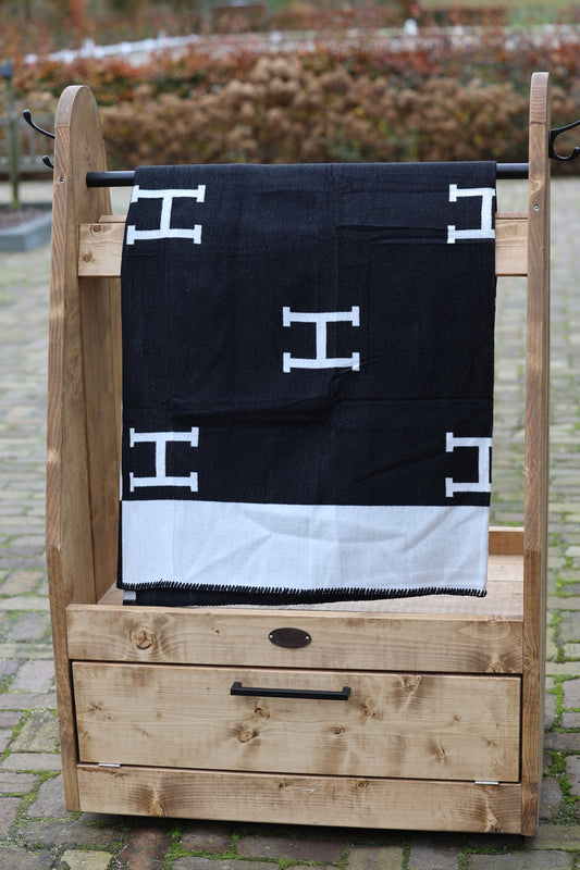 Horses and Lifestyle luxe H Plaid Black