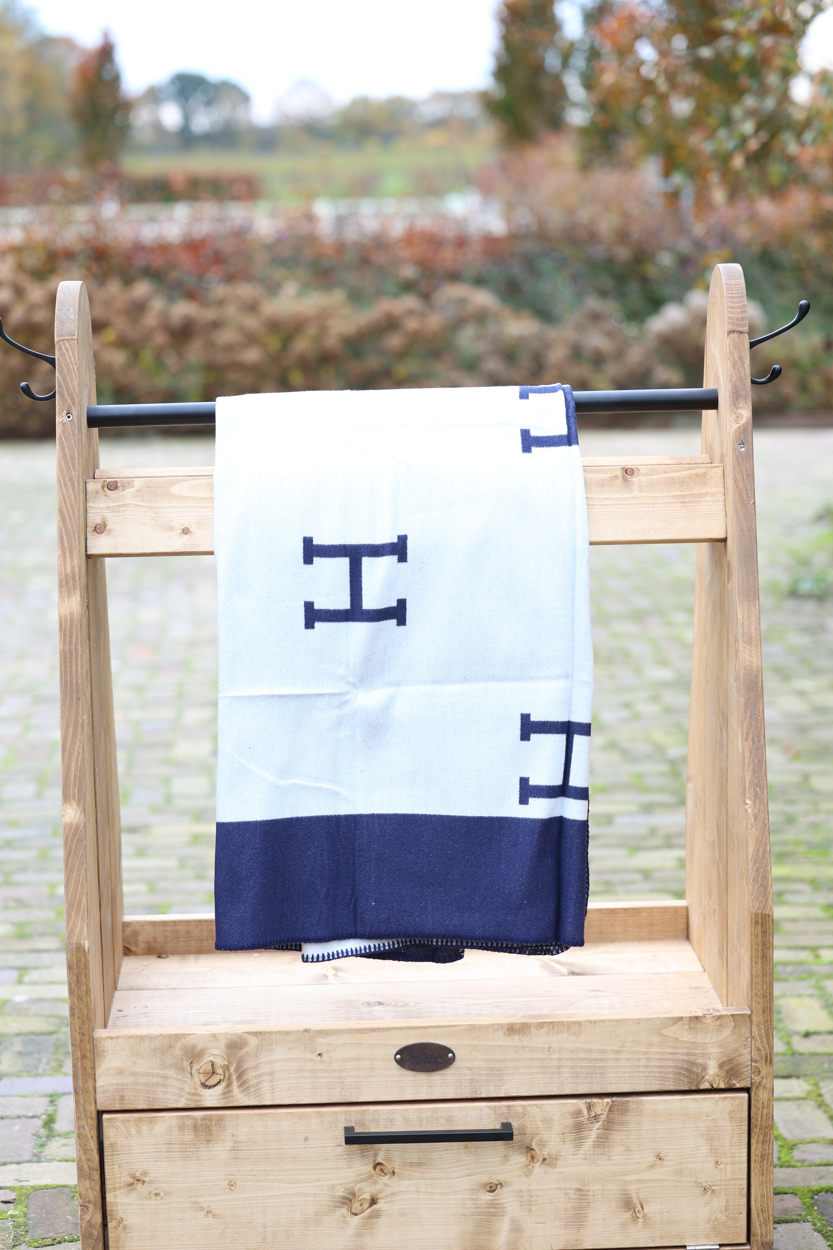 Horses and Lifestyle luxe H Plaid Navy