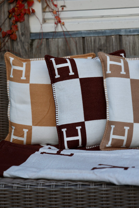 Horses and Lifestyle Pillow H Brown