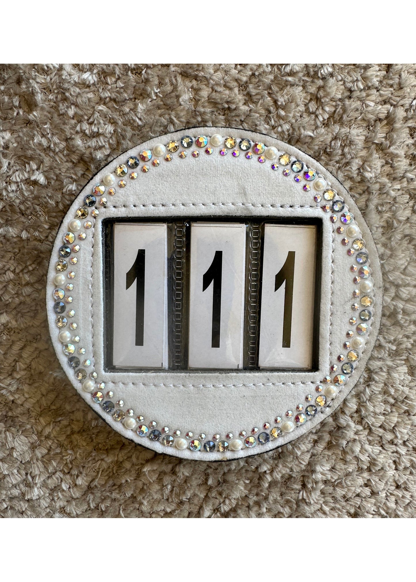 Swarovski Wedstrijd nummer Wit Suede Crystal Saffier AB