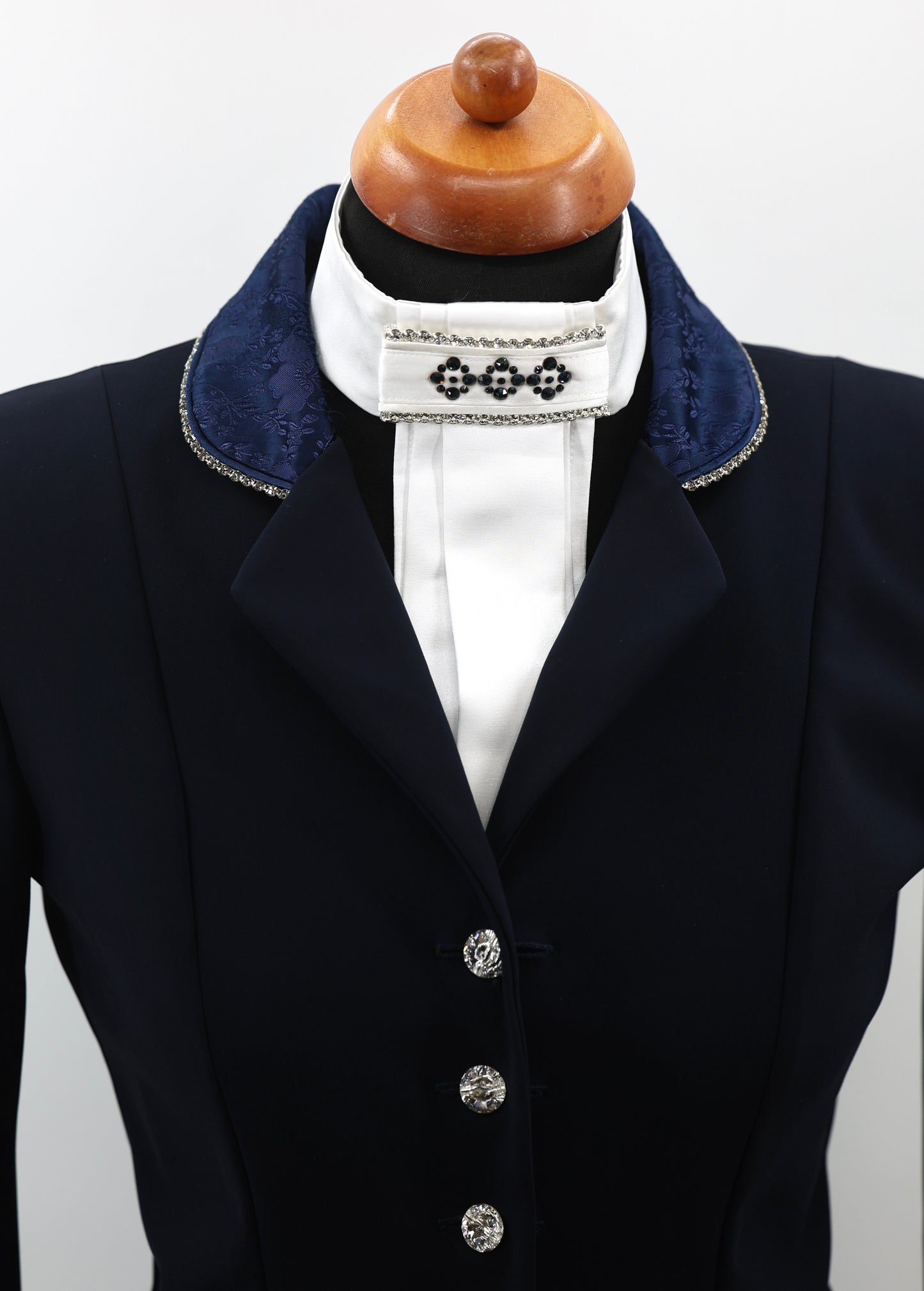 LCN Swarovski design plastron Cartouche Montana